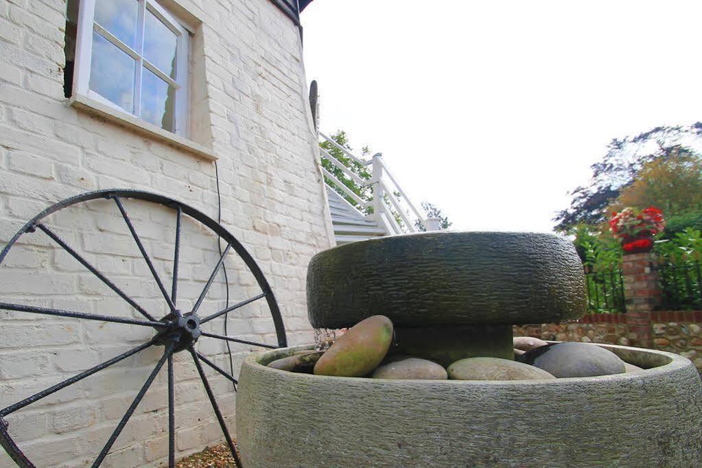 Hunston Mill Self Catering Dog Stay For Free チチェスター エクステリア 写真